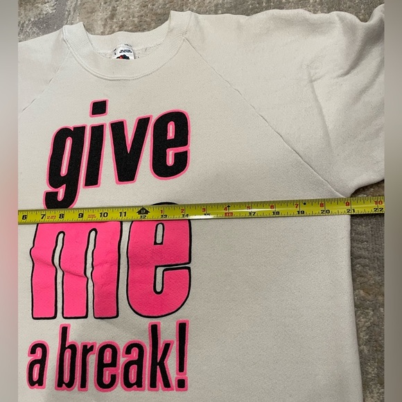 Vintage Fruit of the Loom Graphic Crew Neck Sweatshirt Large White PinkBlack USA - Picture 6 of 8
